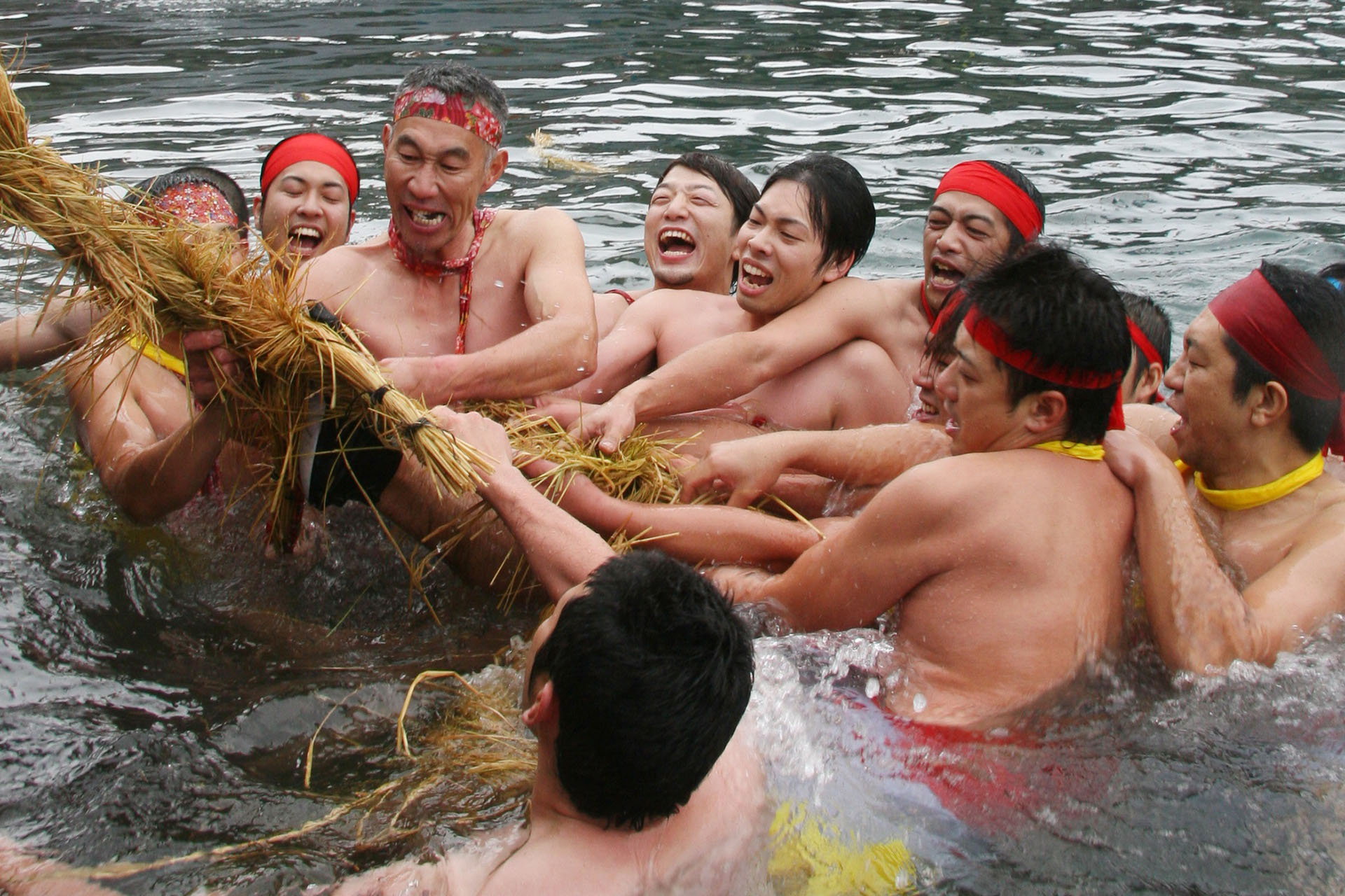 神輿の海上巡行　早瀬の水無月祭
